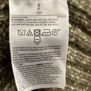 Banana Republic Sweaters - Beautiful Cozy Sweater! Banana Republic Sweaters - Beautiful Cozy Sweater!